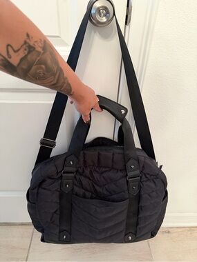 Cynthia Rowley Quilted Weekend Travel Duffle Bag Black strap laptop compartment